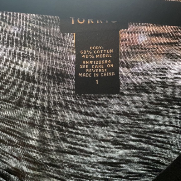 Torrid hi-lo T-shirt - Picture 4 of 4